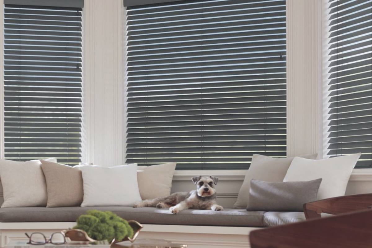 Hunter Douglas Parkland® Wood Blinds, wooden window blinds, black out blinds near Helena, Montana (MT)